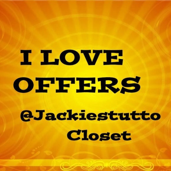 INSIDE THIS CLOSET-CHECK ME OUT-EVERYTHING A TO Z - Picture 14 of 16